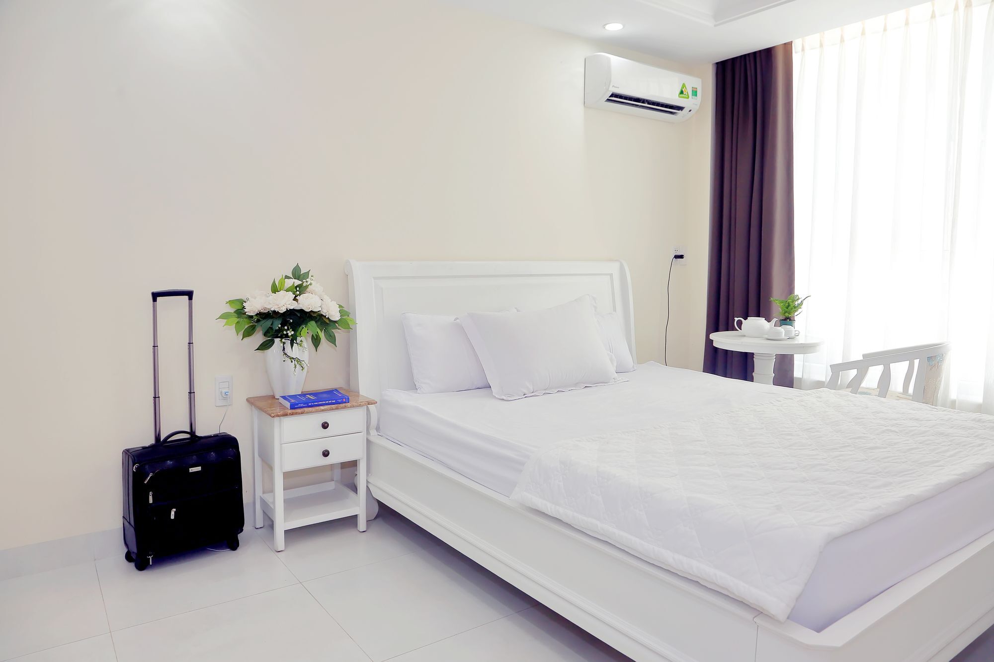 Sunshine Hotel - Phu My Hung Хошимин Екстериор снимка