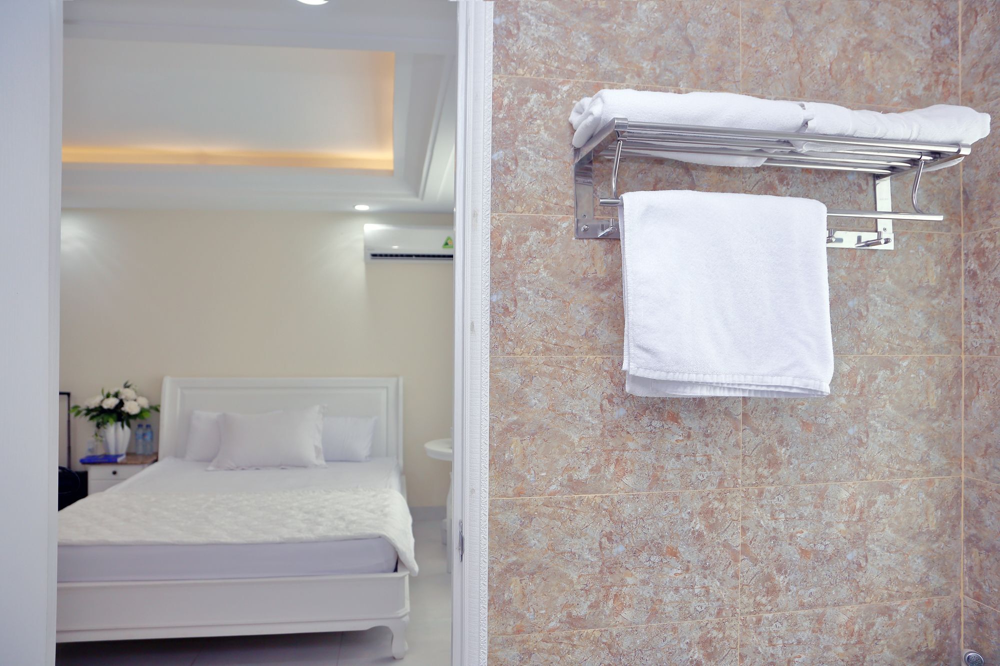 Sunshine Hotel - Phu My Hung Хошимин Екстериор снимка